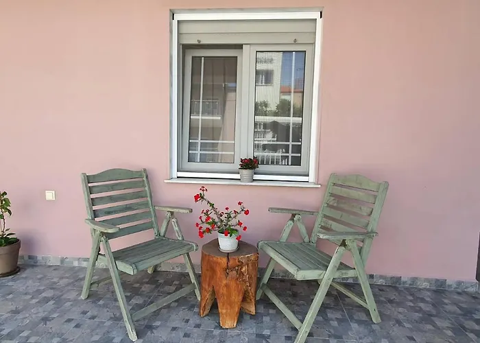 Lotaki The Friendly House