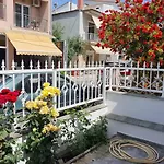 Lotaki The Friendly House Case de vacanță *