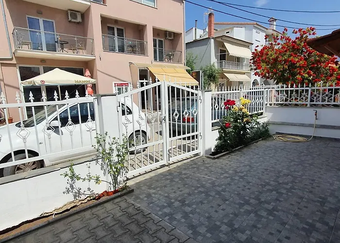 Lotaki The Friendly House